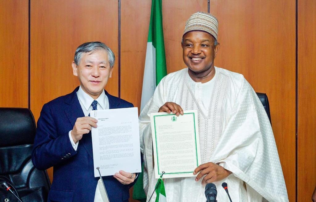 Nigeria, Japan sign MoU to enhance rice seeds production | TheCable thecable.ng/nigeria-japan-…