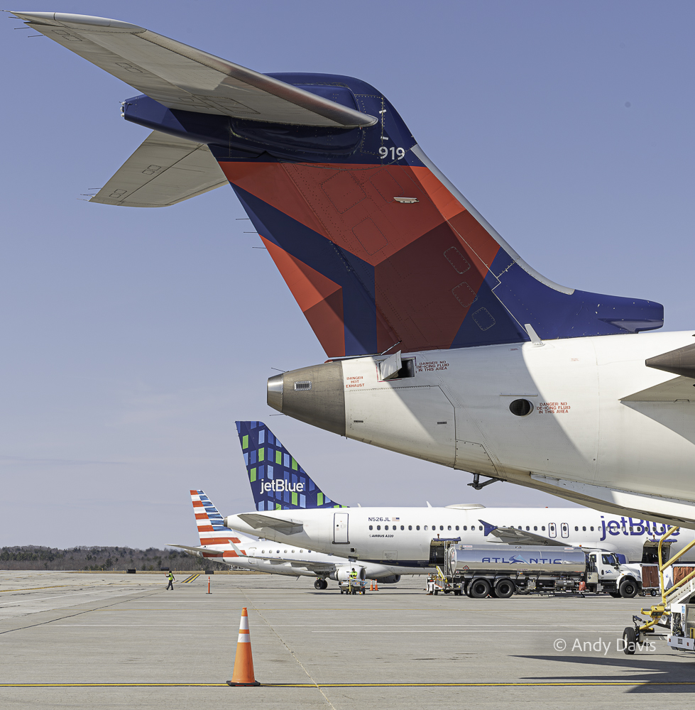 On this #FridayFlyDay, please share your favorite flight snack.