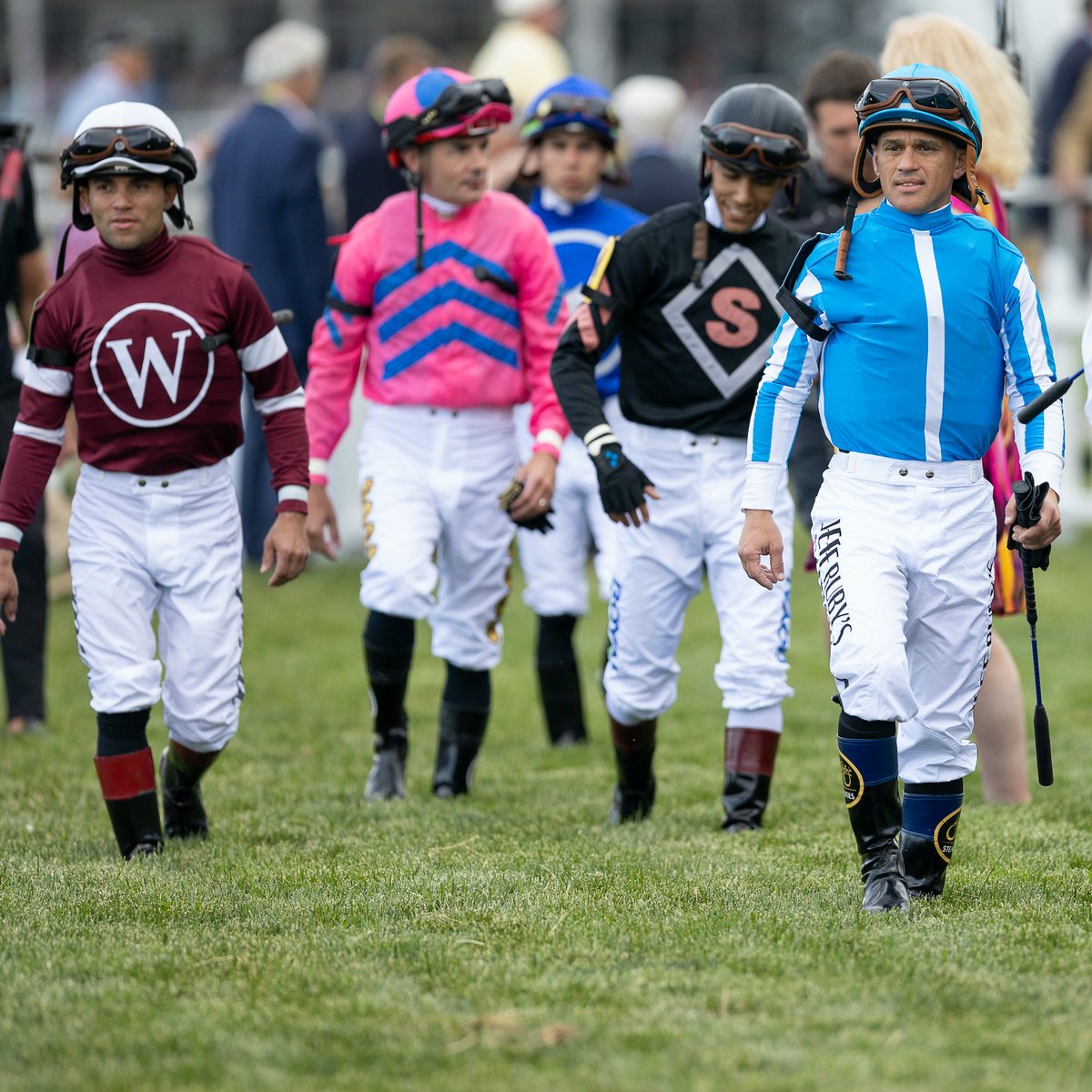 Top jockeys 🤝 top Thoroughbreds. Who are you hoping to see at #Preakness149 weekend?