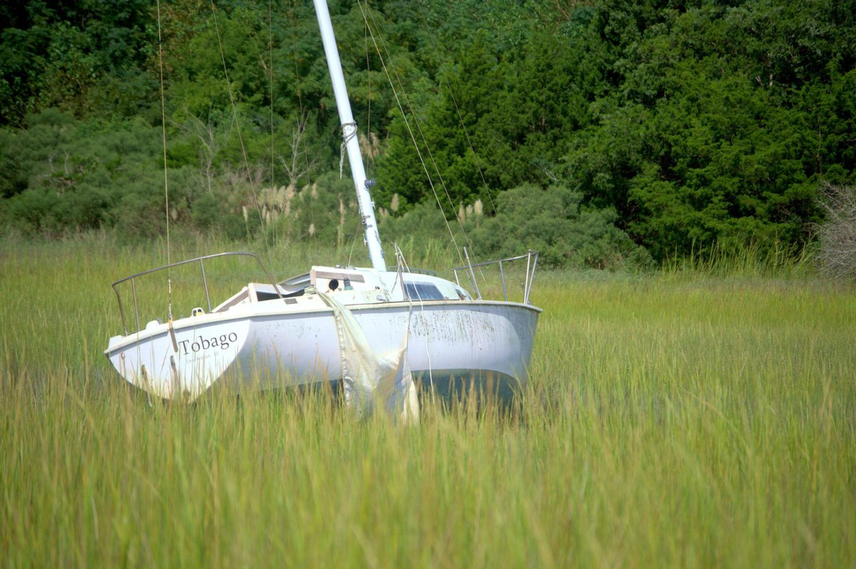 Do you know that abandoned boats can leach fiberglass, fuels, and many other toxins into the environment? buff.ly/3TVk4EQ #realcoastaldifference #lowcountrylife #coastalcleanup #adventure #boat #boating #charleston #cleanup #coastal #coastalliving #coastline #donation