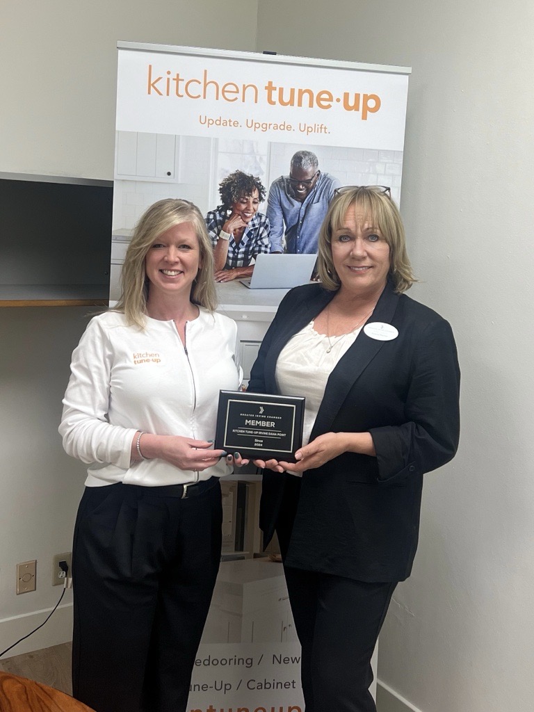 Jolene Parker, a Greater Irvine Chamber Ambassador, presented a plaque to Kitchen Tune-Up, a new small business-level Chamber member. Kimberly Wilbur represented Kitchen Tune-Up, specializing in kitchen remodeling and custom cabinetry. Learn more: ow.ly/bPrP50Row8F