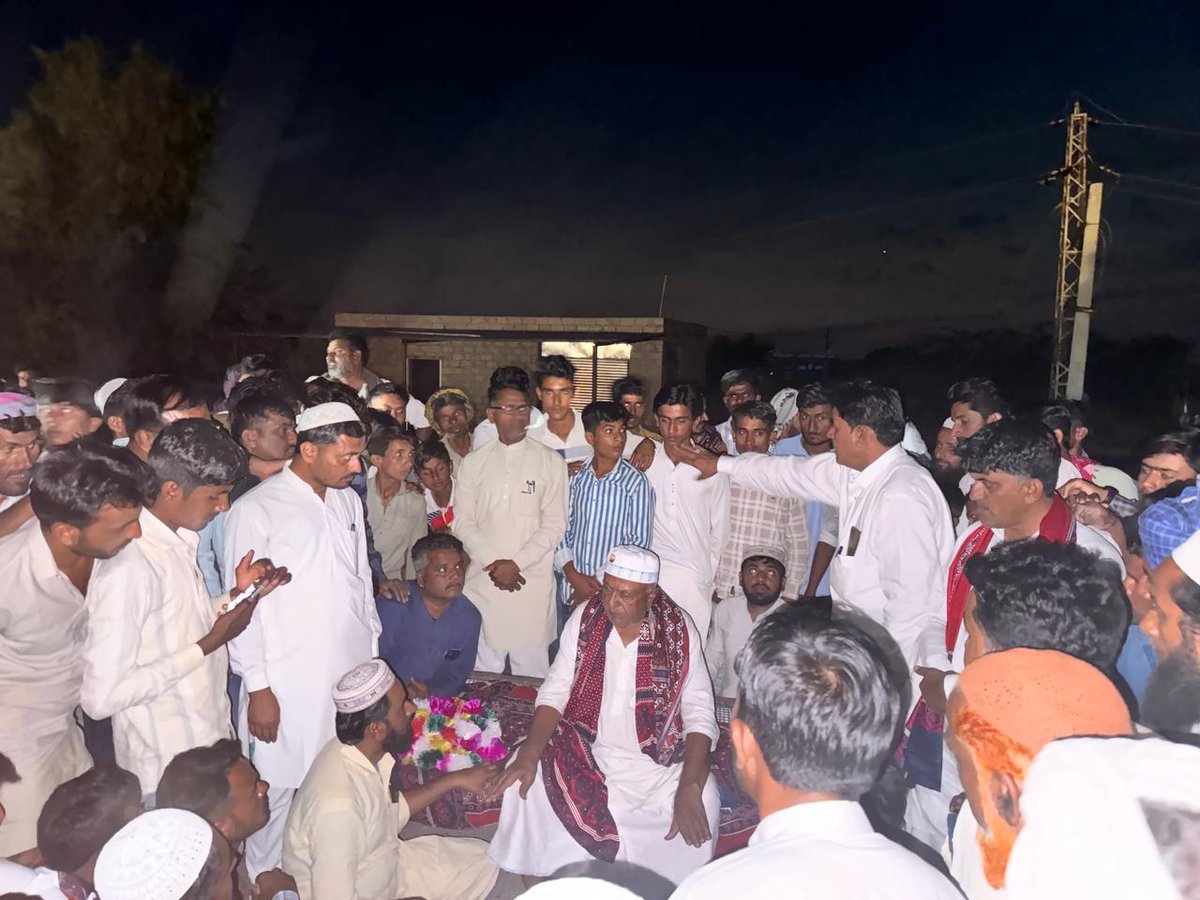 "अमीन खान" साहब की ये कुर्बानी "राजपूत समाज" कभी नही भूलेगा जब कभी मोका आएगा साथ देंगे✌🏻

<a href="/sskhaninc/">Salman Khan</a> <a href="/RavindraBhati__/">Ravindra Singh Bhati</a> <a href="/BarmerDurg/">Durag Singh Rajpurohit 🇮🇳</a> <a href="/dineshbohrabmr/">Dinesh Bohra</a>