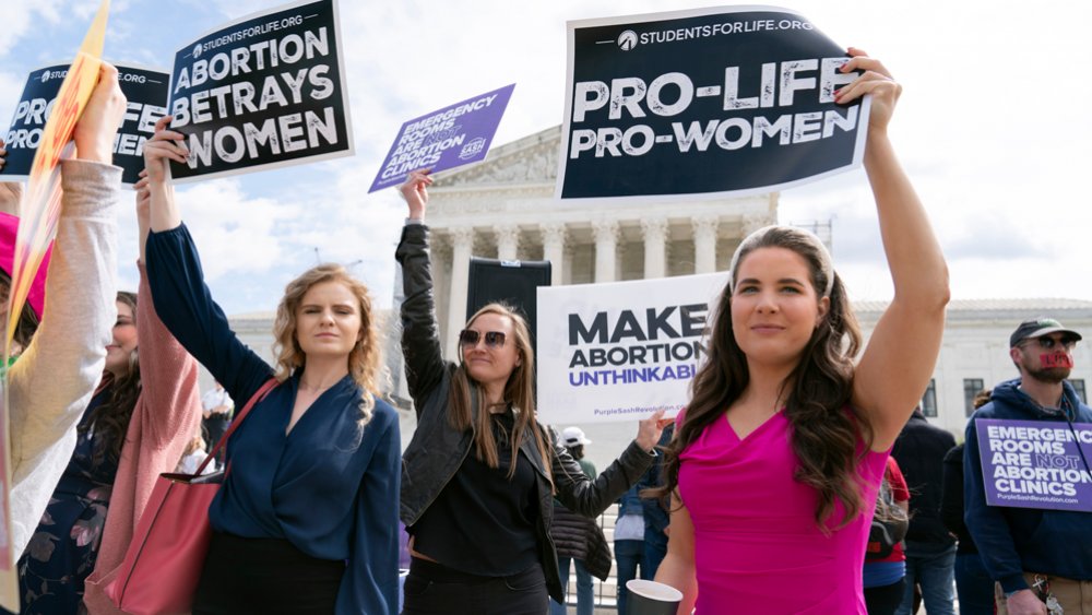 🚨Corte Suprema evalúa el alcance del aborto de emergencia en estados donde está prohibido. ⚖️🤰 #Aborto #USA  #CorteSuprema 

➡️Más detalles en:lc.cx/NnuleI