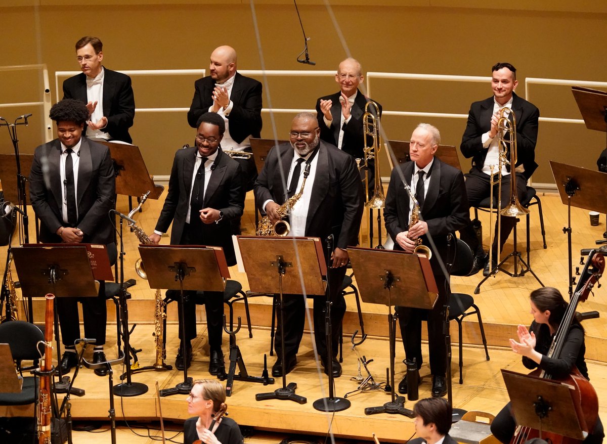 An energizing collaboration between the CSO and the @jazzdotorg orchestra with @wyntonmarsalis — led from the podium by Giancarlo Guerrero — took place in Orchestra Hall on Thursday, merging the traditions of classical and jazz.

📷: @nuccio_dinuzzo