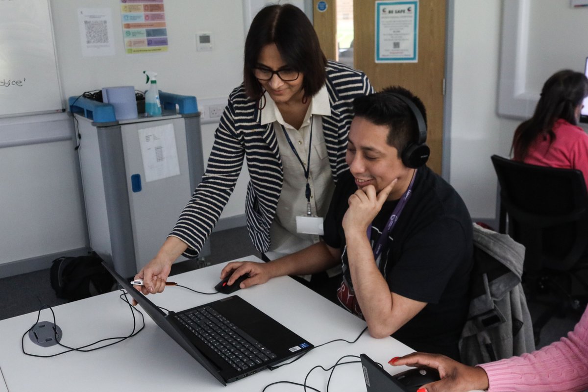 Got a lot to learn about IT? Join our 'Getting Started with Computers' class for adults 📲💻 You don't need to have any previous experience of using computers to sign up for this accessible part-time course. Your course could also be FREE! 💸 ccsw.ac.uk/course-detail/…