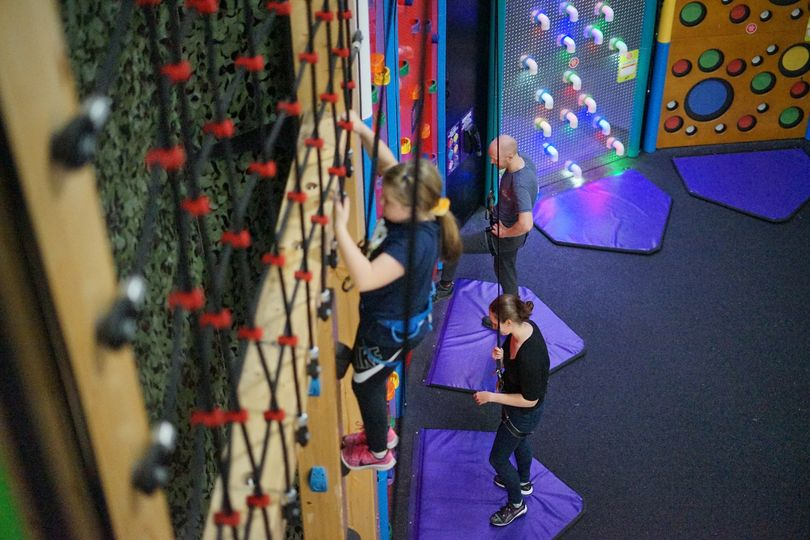 Mid-Week Discounted Evening Climbs 🧗‍♂️ No matter your experience, there is something for you to enjoy here at Clip ‘N Climb! theleisurebox.gladstonego.cloud/en_GB/book *Group Climbs Excluded*