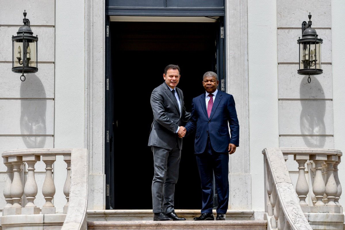 Diálogo, cooperação e amizade. Recebi o Presidente @jlprdeangola não só para olhar para o nosso passado, mas, sobretudo, para o futuro que vamos construir. É a pensar no bem-estar dos portugueses e angolanos, que estamos juntos.