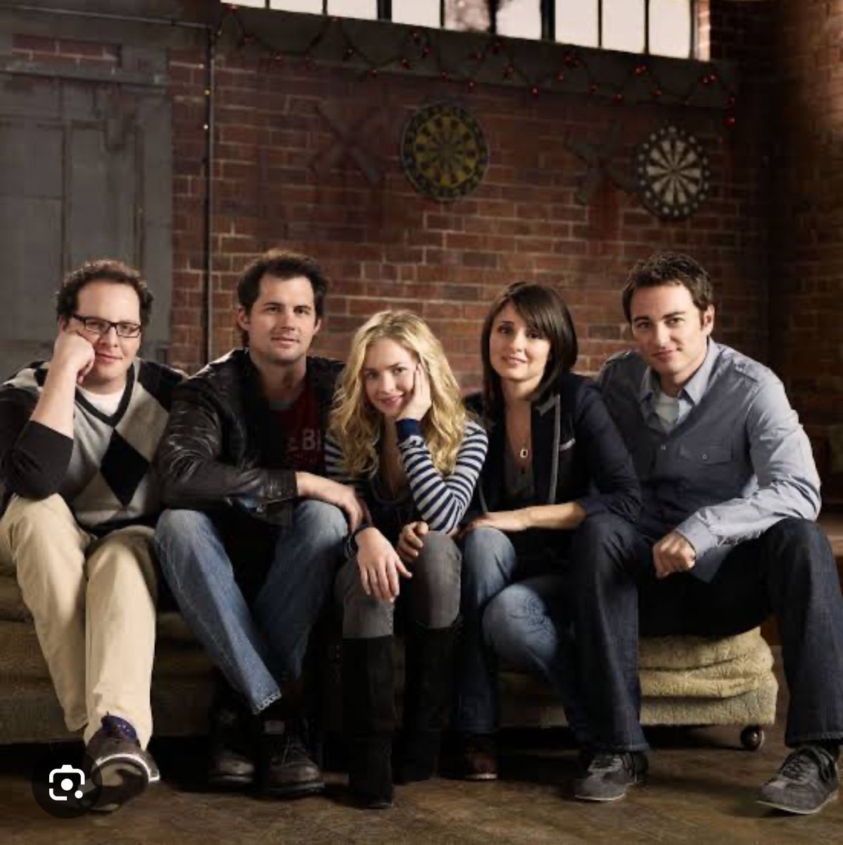 itsmebiktor's tweet photo. Binge watching this series for 3 days na sayang lang kasi 2 seasons lang. kakaiba yung family dynamics neto
#lifeunexpected https://t.co/0HbKbTeWel