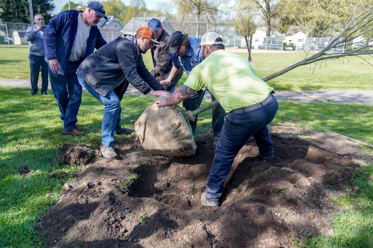 AkronOhioMayor tweet picture