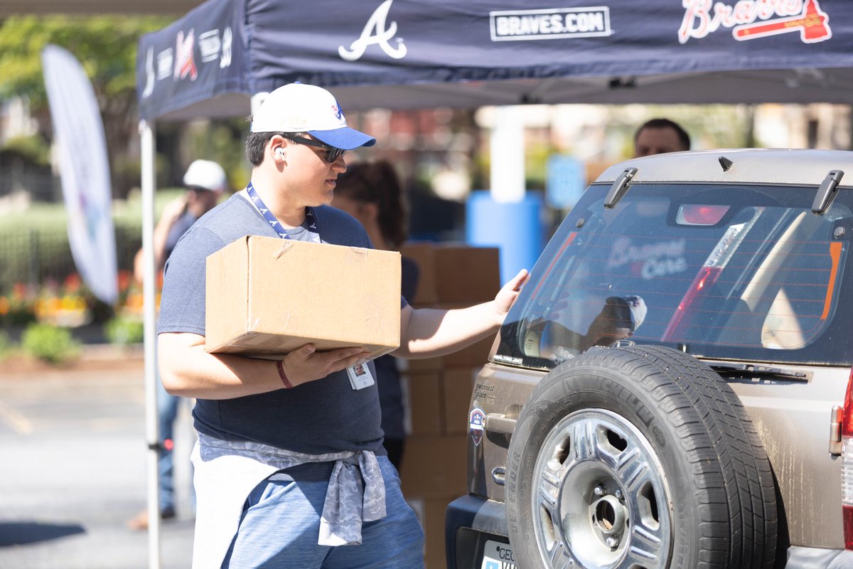 We served 300 families in North Fulton at yesterday’s Home Plate Project presented by @chickfila! Attendees received fresh produce, nonperishables, and more. Thanks to our volunteers and partners for supporting this program to build food security across our community!