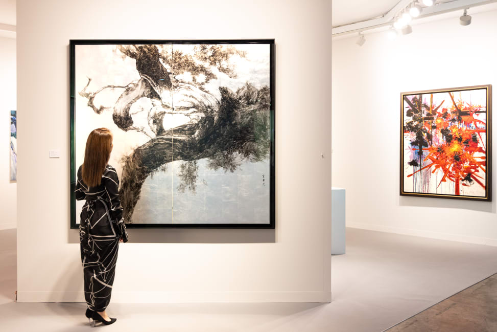 📈 #ArtMarket: Will Chinese demand continue to sustain the art market in 2024? Some green shoots in evidence against a backdrop of a cautious global market, according to the latest Art Basel and @UBS Art Market report. Read more: bit.ly/4beXP3P