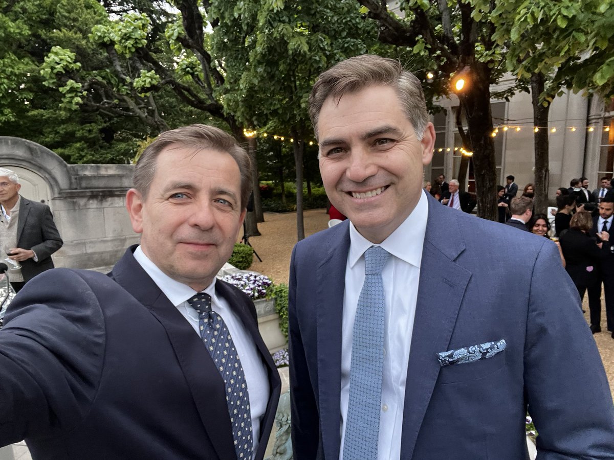 Acosta tweet picture