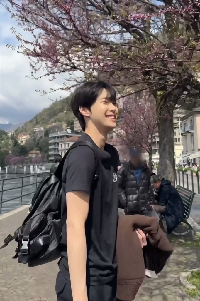 DOYOUNG tweet media
