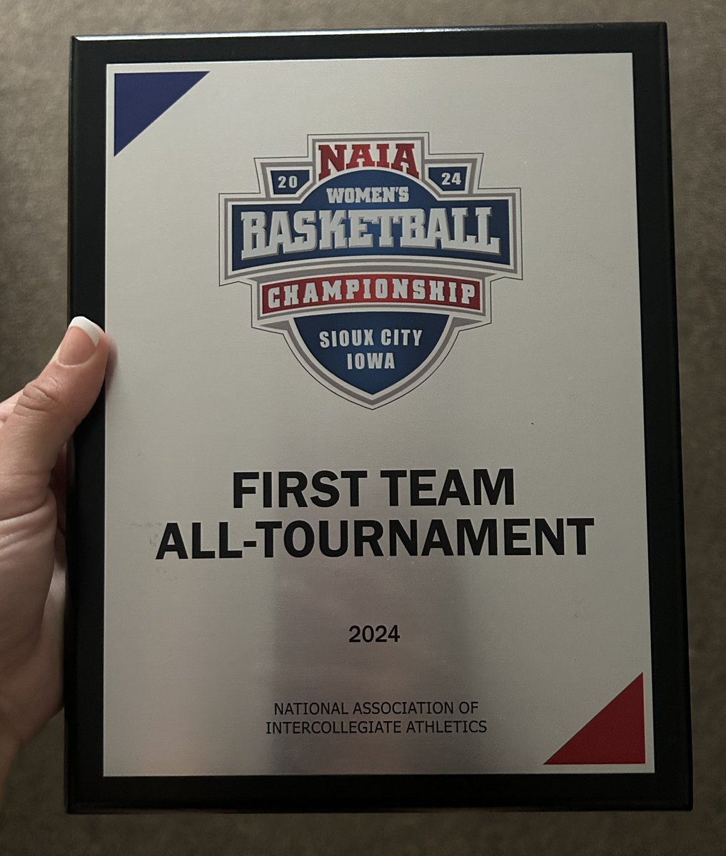 NAIA Women’s Basketball National Tournament 1st Team 🫶🏼 so incredibly thankful for this award. Couldn’t have done it without my coaches and teammates! ❤️ #onebigteam #GoPats @CoachRickReeves @Ucwbb