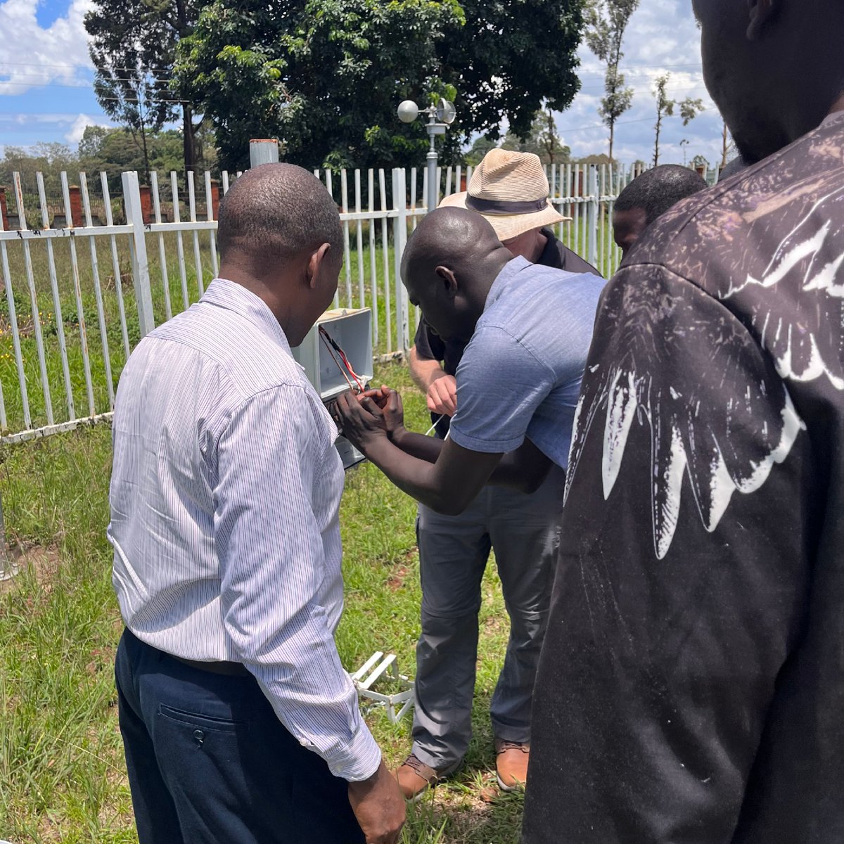 Did you know Kenya has 24 3D-Printed Automatic Weather Stations (3D-PAWS)? Our ICDP team recently visited to test using a long-range wide-area network to boost the transmission of 3D-PAWS data in locations with poor cell service. ➡️ Learn about 3D-PAWS: icdp.ucar.edu/core-programs/…