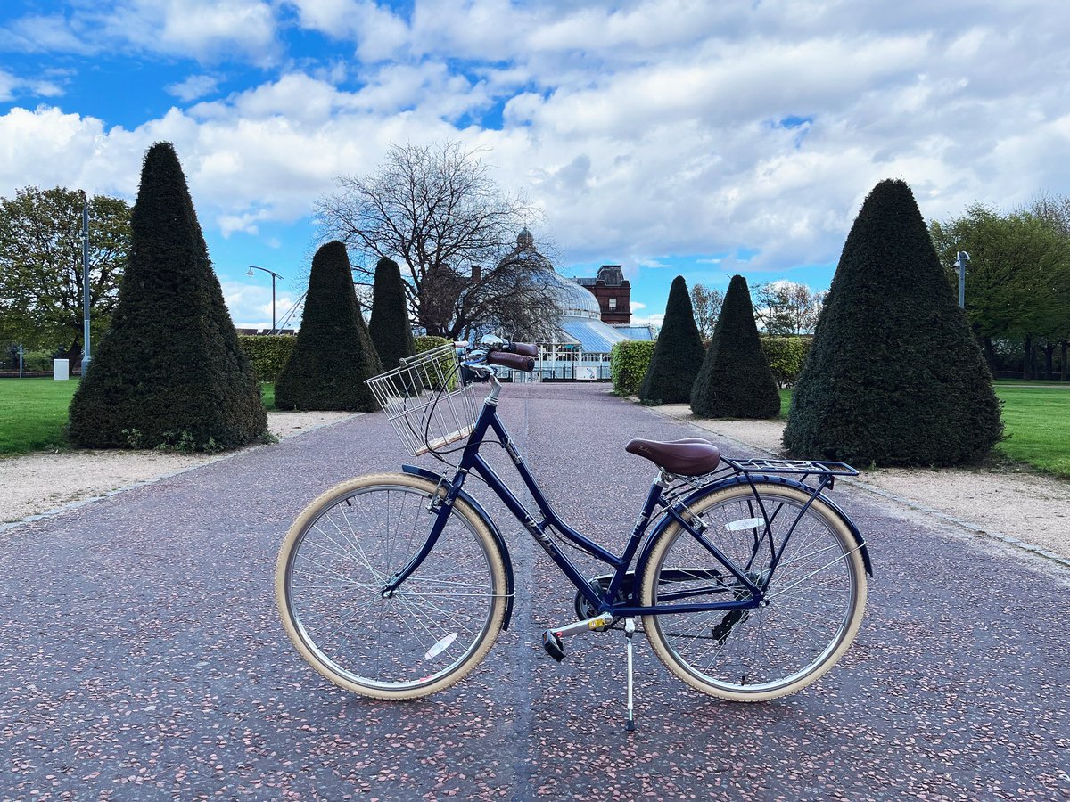 Loving my new #PendletonBike which allows me to enjoy a beautiful journey to work through the park and along the river #Glasgow #LoveWhereYouLive 🥰