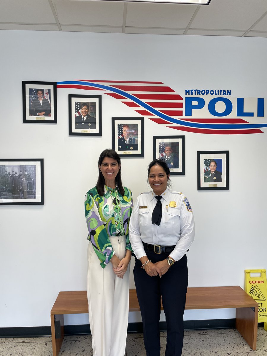 I joined @dcpolicedept’s 2nd District roll call with Commander Savoy to thank our hardworking officers for all they do to keep our neighborhoods safe. I'll keep fighting to ensure critical funding for all of Secure DC and for hiring and retention at @DCPoliceDept.