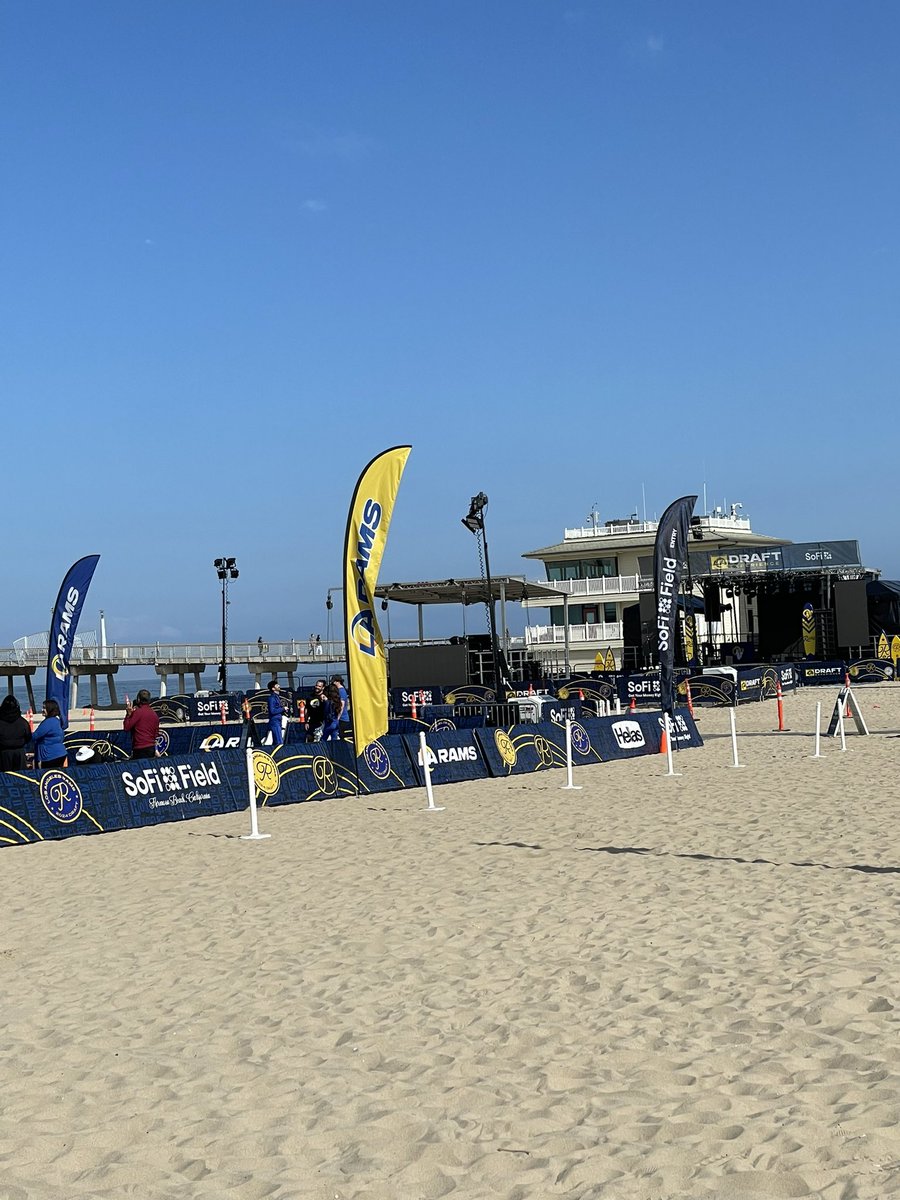 Good morning from the beach. After a chilly run, got to take in a bit of the @RamsNFL Draft Experience at their beach HQ.