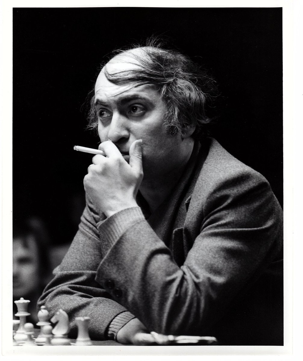 Ex-World Champion Mikhail Tal, photographed in 1979. (📷via Huffington Post.) #chess