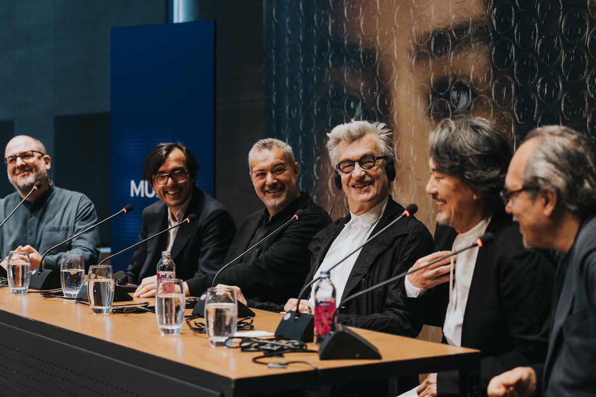 Dünya sinemasının önde gelen yönetmenlerinden #WimWenders ve Japonya’nın en tanınmış ve saygın oyuncularından #KojiYakusho festivalin konuğu olarak ilk kez Türkiye'de!

#istfilmfest43 #istanbulfilmfestivali @nkolay @mubiturkiye