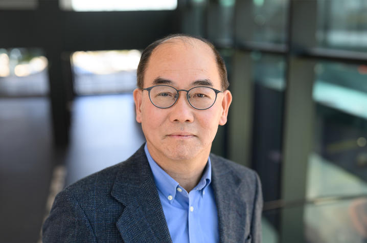 Jin-Ming Yang was recently awarded a $3 million, five-year grant from @theNCI to support research focused on improving the effectiveness of immunotherapy treatment for melanoma. Learn more: uknow.uky.edu/research/marke…