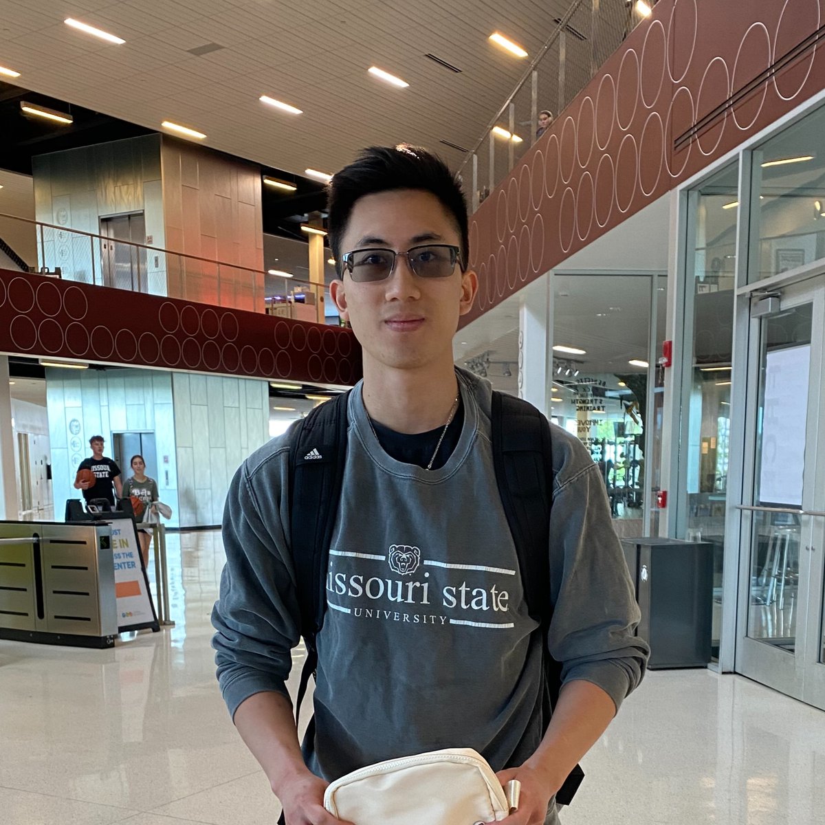 _MSUCampusRec's tweet image. Congratulations to our Dead Hang Challenge winners! Christine Lotigo won the womens with 2:11 and Andy Pham won the mens with 2:48! They both walked away with a new fanny pack from the MSU bookstore.