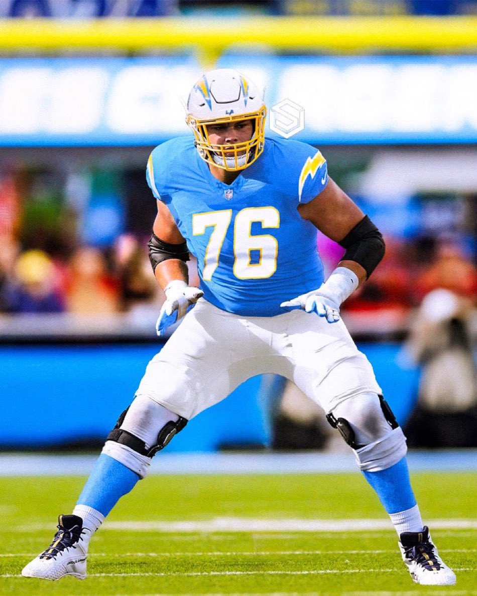 RUMOR: #Raiders DL Maxx Crosby was visibly upset when the #Chargers selected Joe Alt with the 5th overall pick

Could Maxx be worried about the new blue chip player in LA? ⚡️