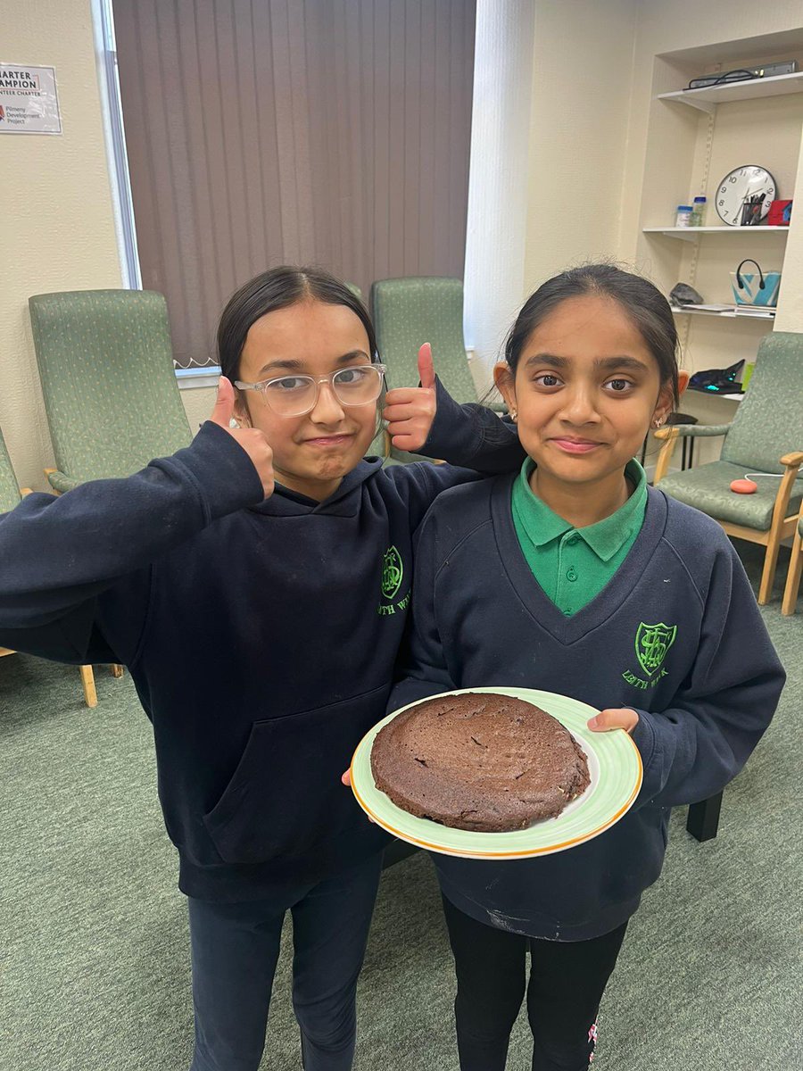 First week back with our part ership project @Sikh_Sanjog girls group! We planned our term and group agreement and made some yummy cakes 🍰 😊 #girlsgroup #multicultural #empower