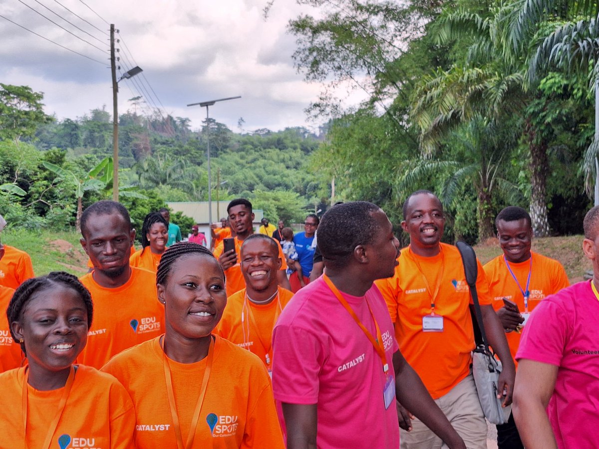 EduSpots' Catalyse Leadership Academy culminated in a team building trip to Kakum National Park! 🧗🌳 

Read more about this incredible 6 day learning adventure here: eduspots.org/eduspots-holds…

#catalyse
#teambuilding
#ourcollectivefuture