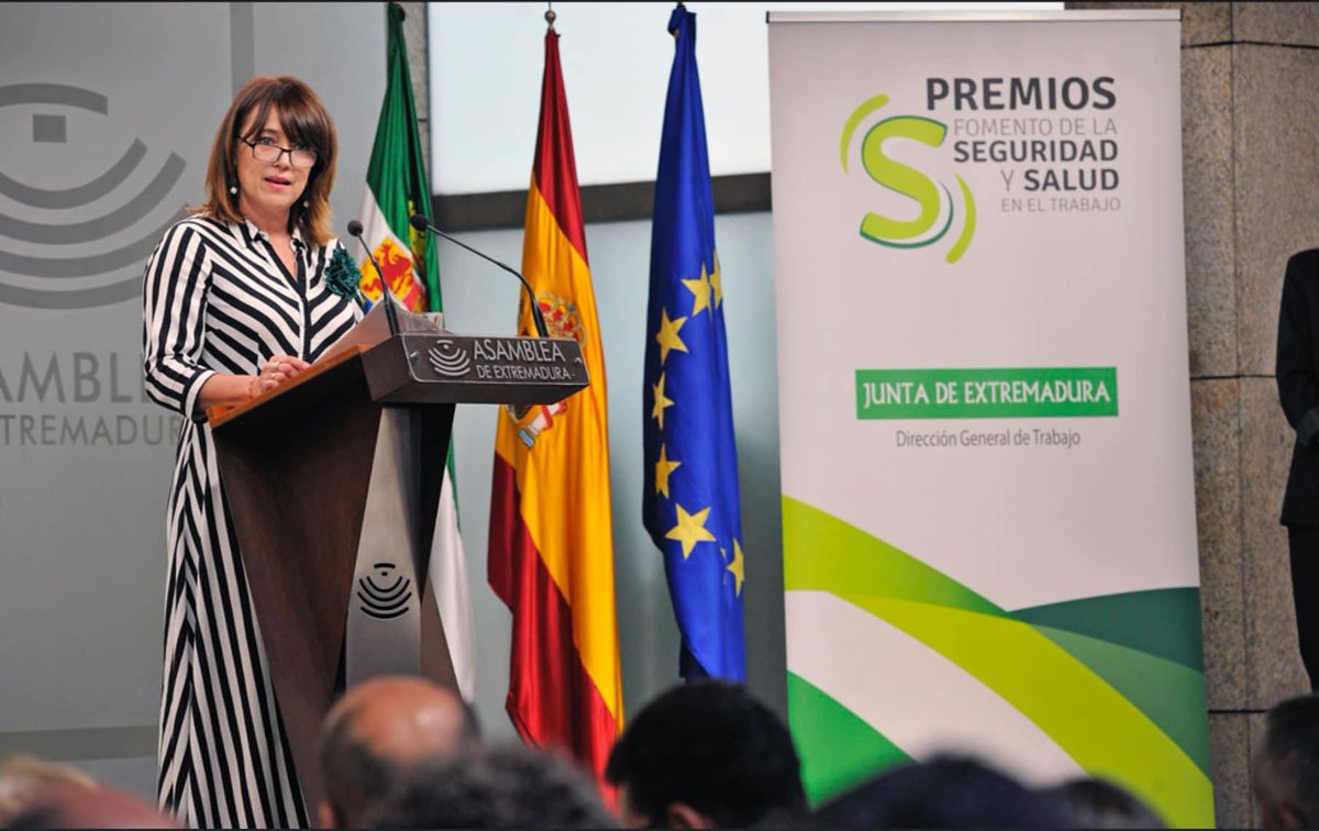 El secretario general de Presupuestos, @LAHCarron, participa en la VI edición de los Premios al Fomento de la Seguridad y la Salud en el Trabajo de la Dirección General de Trabajo de la Junta de Extremadura.