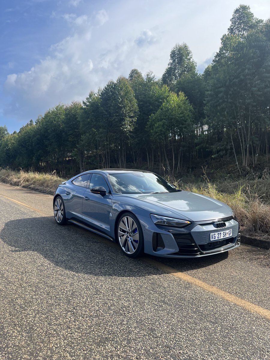 The Calm before the Storm, what a drive and a ride it was with the @audisouthafrica RS e-tron GT in that Kemora Grey suit, typical tourer in terms of comfort and sublime suspension to swallow up uneven surfaces. Thanks to the @goodyear Eagle F1 21” inch compound for providing a…