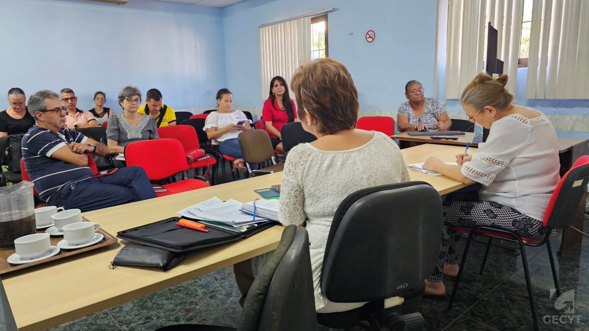 Realizado en una de las aulas de #GECYT el #ConsejoDeDirecciónAmpliado del Grupo Empresarial #InnoMAX. La reunión estuvo presidida por la Ing. Betina Palenzuela Corcho, presidenta del grupo empresarial 👇