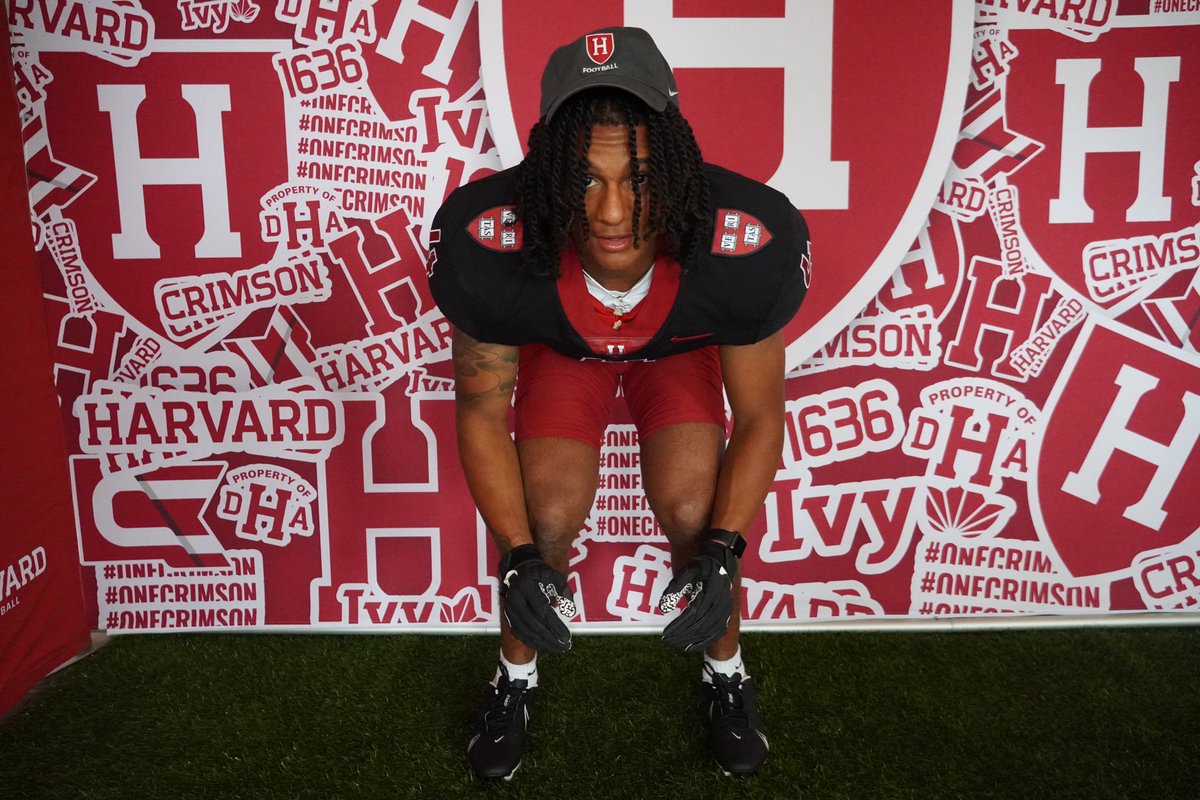 #4GG All God! Had an amazing time on my Official Visit at Harvard this past weekend, appreciate all the hospitality! Go crimson⚪️🔴? @Coach_Aurich @coach_craw @CoachJacobsD @skwilliamsjr @ScottLarkee @Showtime12u @thecoachsutton @TheCoachHamm @henry_corvin