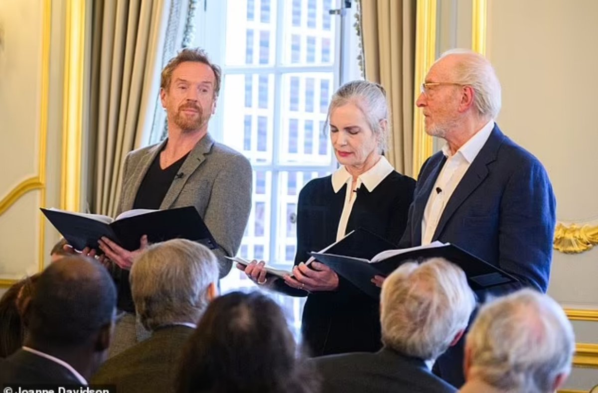 In honor of Great Poetry Reading Day, revisit when Damian Lewis recited poetry at the US Embassy in London here: damian-lewis.com/?p=53579 #DamianLewis #ThePoetryHour #TheJosephineHartPoetryFoundation #poetry #poems #GreatPoetryReadingDay #PoetryReadingDay