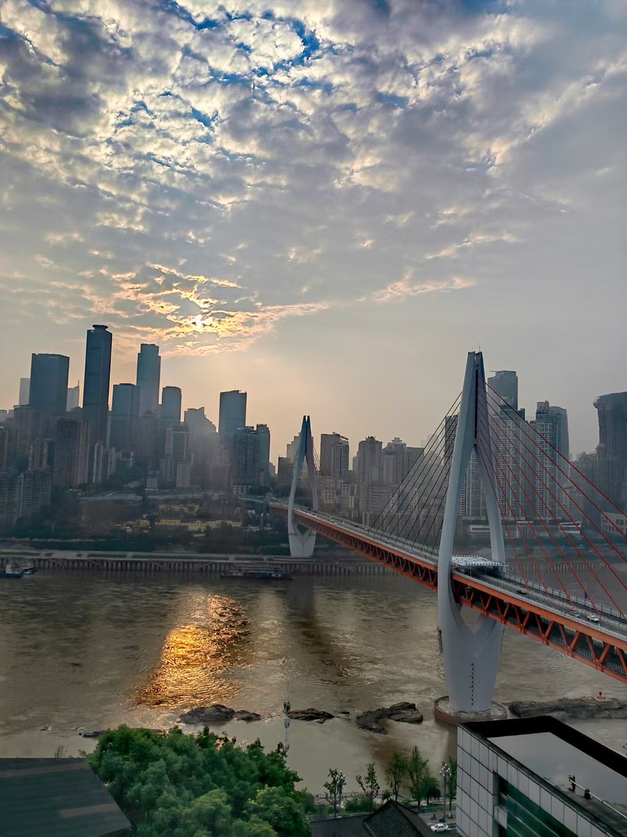 Chongqing’s unusual skyline is due to its unique location. Chongqing’s city center sits in the middle of a narrow peninsula surrounded by the Yangtze and Jialing Rivers. 😍 🛳️ 💫 #YangtzeRiver #ChinaTravel #CenturyCruises 🌐 #CruiseLife