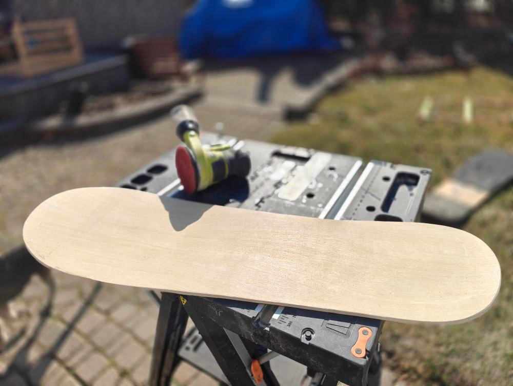 Check out this handmade powsurf board by @justin_lovell made with the help of Roarockit technology!⁠

Board building doesn't have to end when the snow hits!

#roarockit #fridayfeature #repost⁠