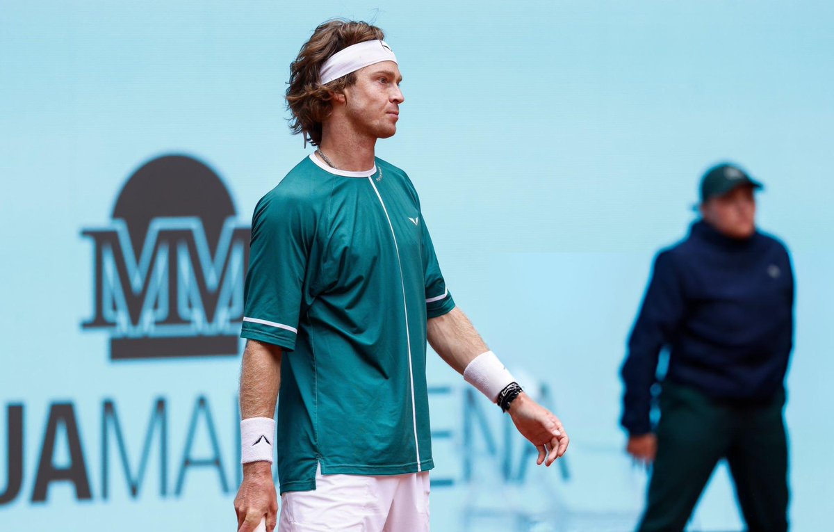 bweh is bwehing in Madrid

📸 gettyimages
#Rublev #MadridOpen