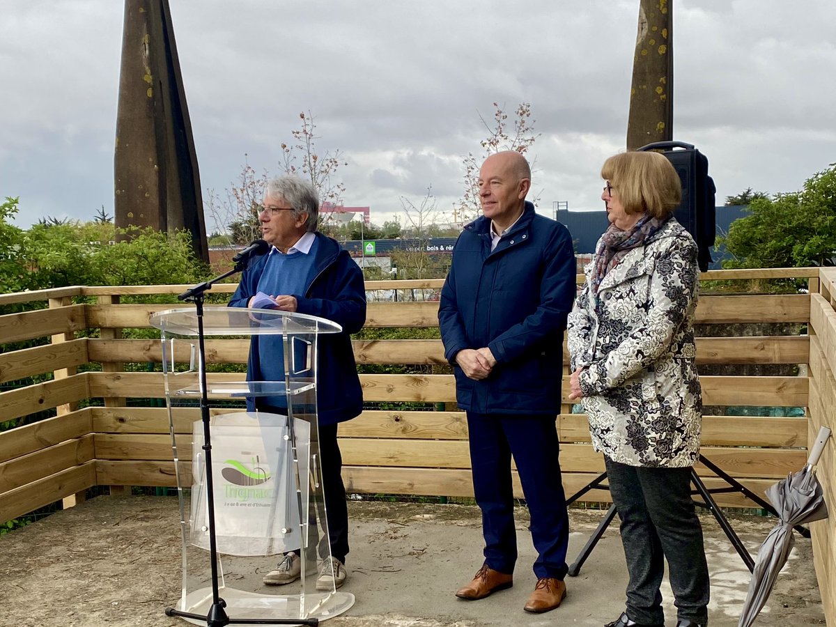 Présent à l'inauguration du belvédère sur le site des anciennes forges de #Trignac. Une belle réalisation qui honore notre #patrimoine industriel, et qui est exemplaire pour préserver notre #biodiversité. J'ai rappelé que l'#industrie a toujours un avenir en #LoireAtlantique !