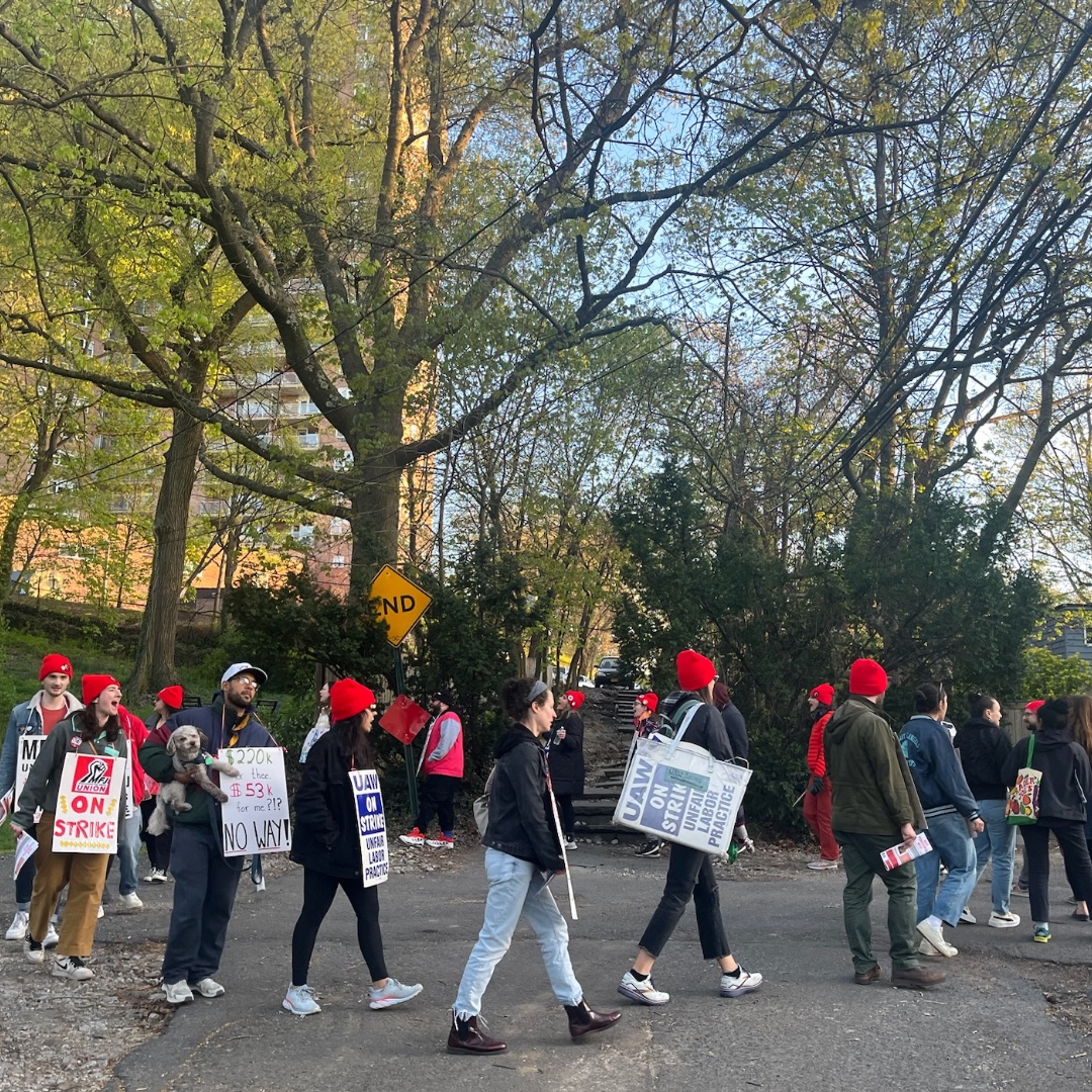 MFJ picketed management homes this week including in front of Executive Director Tiffany Liston‘s home. Join MFJ today on the picket from 1-3 pm at 100 William Street in NYC. One day longer, one day stronger!
#StandUpUAW #Solidarity