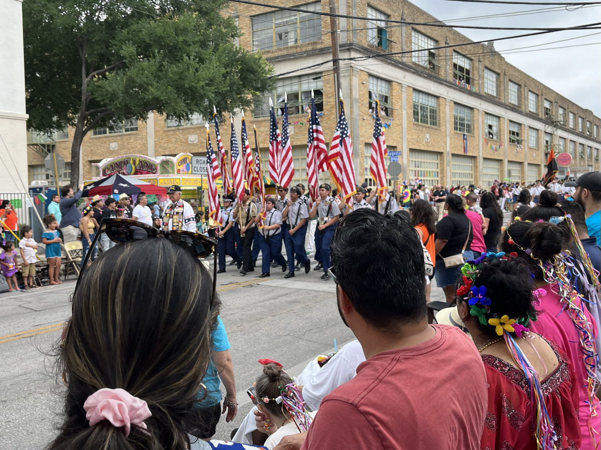 It’s beginning! Vanguard for Battle of Flowers Parade!  VIVA! #Fiesta