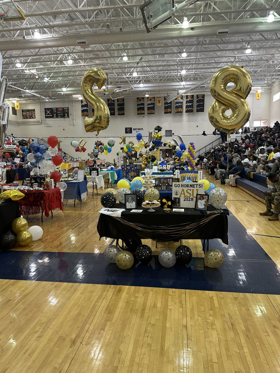 Academic Signing Day for the Class of 2024 @ELHS_HCS was so special! There were tears of joy all over the gym as we listened to where students plan to go when they leave “The Nest”💛💙! Our Student Services Department ROCKS! @ELHS_Counseling @lovetocoach2018