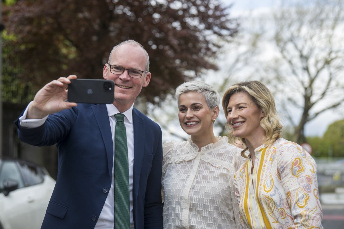 Today, @MariaWalshEU and @ninacarberry signed their nomination papers to run for the 2024 European Elections alongside the Director of Elections @simoncoveney. Make sure to get out and vote Fine Gael No. 1 on June 7th