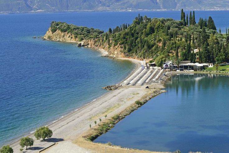 Καληνύχτεεεεεεεες 
Μοναστηράκι Κορινθιακός κόλπος.