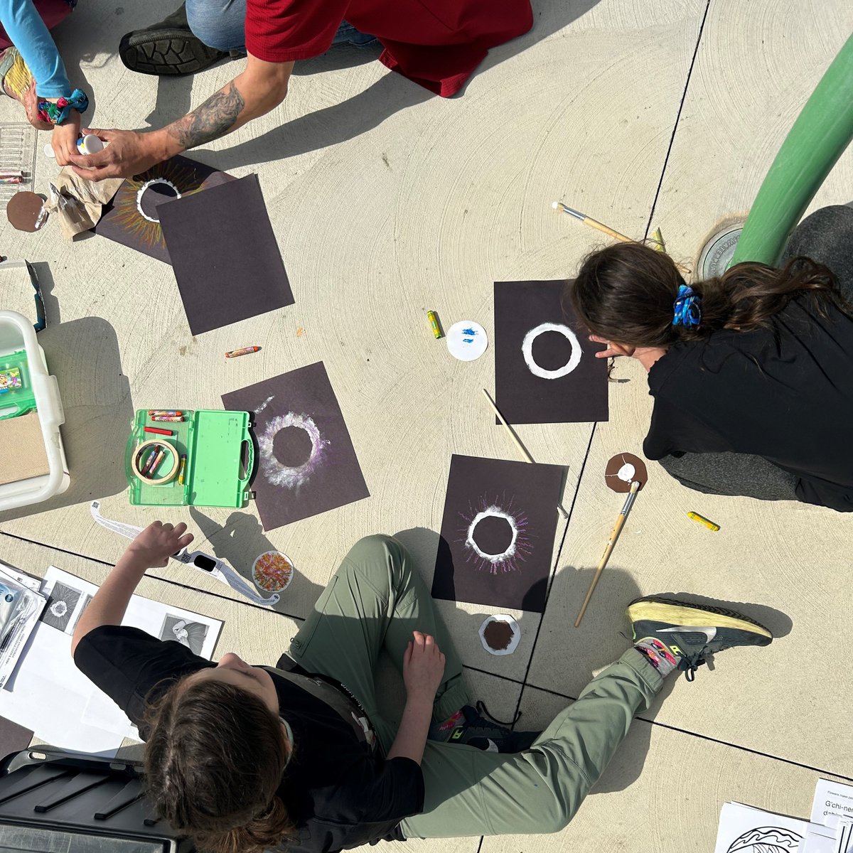 The buds of a partnership between astronomers @UofT & Kâpapâmahchakwêw - Wandering Spirit School in Toronto started to bloom in time for this year’s total solar eclipse.

'It was magic,' says @UofTArtSci Prof. Roberto Abraham dunlap.utoronto.ca/u-of-t-astrono…