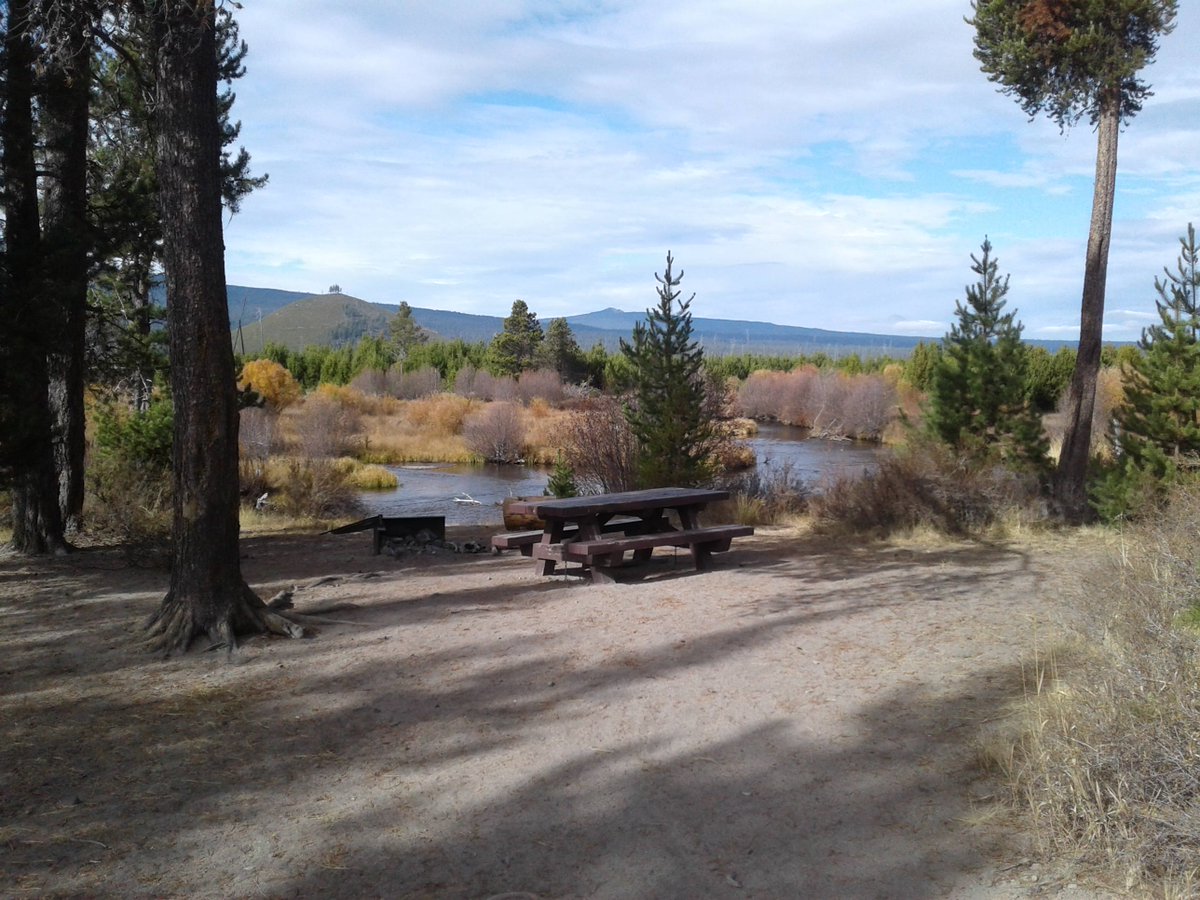 ‼️🏕️Three more campgrounds are open as of this morning: • East Davis Lake Campground • Crescent Creek Campground • Sunset Cove Campground ℹ Reminder: All campgrounds are first come first serve Until May 24. More information: fs.usda.gov/recmain/deschu…
