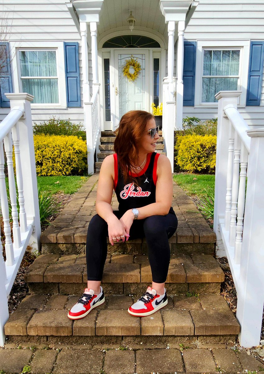 Rocking my Trophy Rooms for the start of the weekend! 🏆

Where are you strutting today?

#souths1dehype #kotd #Jordan #ootd #wearyoursneakers  #yoursneakersaredope #sneakers