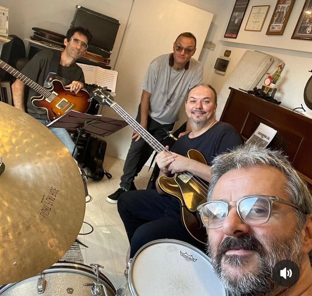 Mañana ! Sábado 27 de abril con éste equipazo en Borges1975 (Palermo Caba) 23hs. 
Entradas en : passline.com/sitio/borges 

<a href="/DamianFogiel/">Damian Fogiel</a> 
<a href="/LucioBalduini/">Lucio Balduini</a> 
<a href="/piazzollapipi/">pipi piazzolla real</a>