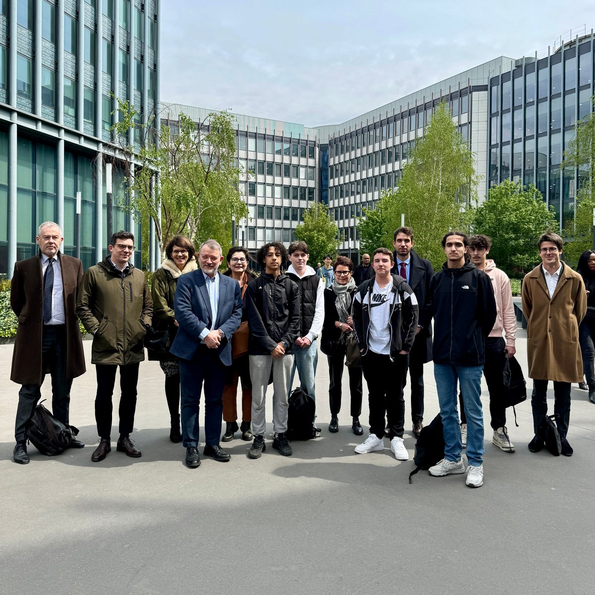 La Cour des comptes des jeunes en visite au Sorbonne Center for Artificial Intelligence #SCAI 🤓 ⬇️ 1/3 #IntelligenceArtificelle #ArtificialInteligence #IA #AI