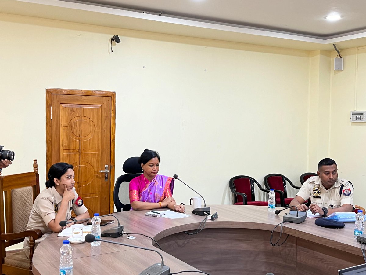 She briefed them about all the crucial points relating to the upcoming #LokSabhaElections2024 and requested for their cooperation on conducting an effortless election in the district.