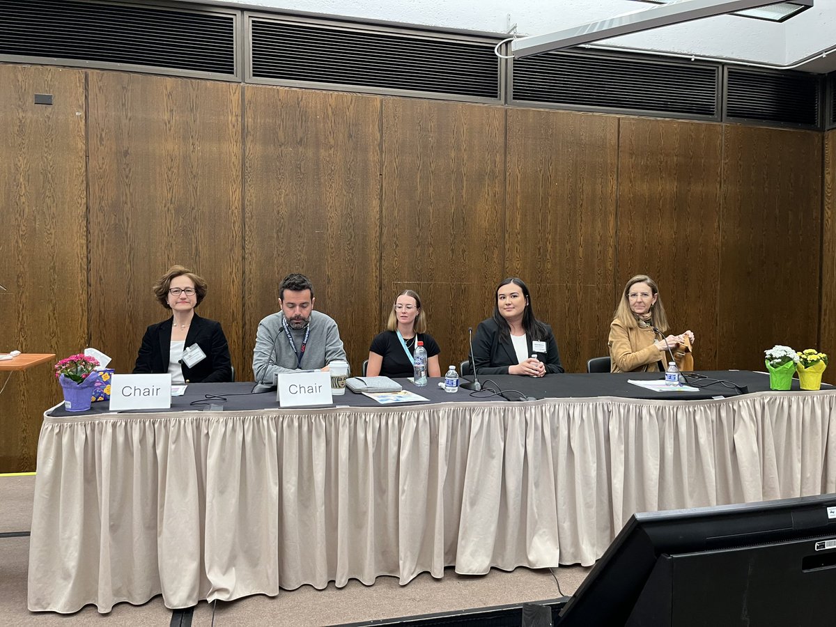 <a href="/ISHSRtweets/">ISHSR</a> <a href="/AASLDtweets/">AASLD</a> #liver #livertweeter 
<a href="/UICscience/">UICscience</a> <a href="/UICPathology/">UIC Pathology</a> The last session of Liver Sinusoid Meeting has been started! Such a great event!